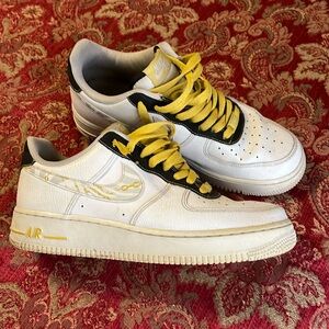 NIKE AF1 SIZE 9 used good shape, white yellow black